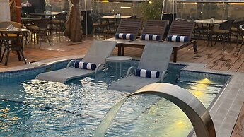 Le Reve Hotel