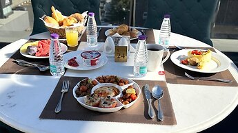 Le Reve Hotel