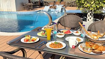 Le Reve Hotel