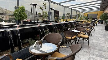 Le Reve Hotel