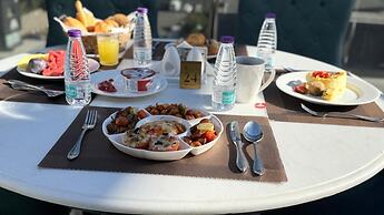 Le Reve Hotel