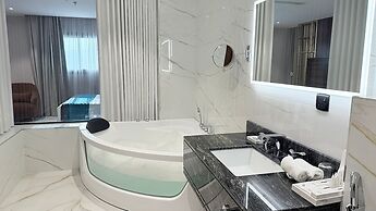 Royal Diamond Hotel