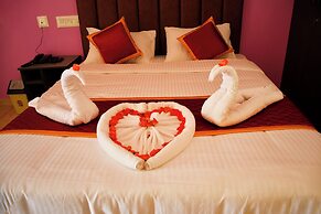 ARUVI RESORT