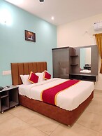 ARUVI RESORT