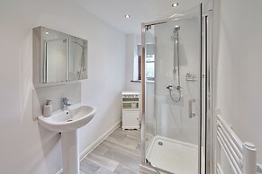 Host Stay Coombe Cottage
