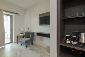 Envy SeaSide Suites