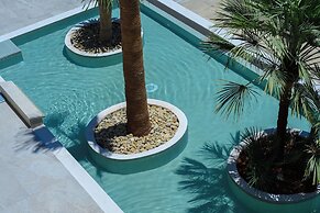 Envy SeaSide Suites