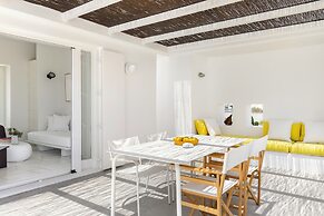 TWWO Antiparos