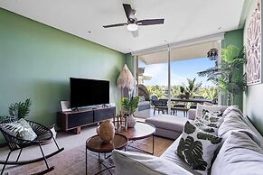 Gorgeous Condo With Pool and Balcony