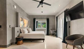 Best Spot on 5th Ave - 2BR With King Beds Style
