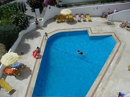 Alvor Red Nice Terrace Flat