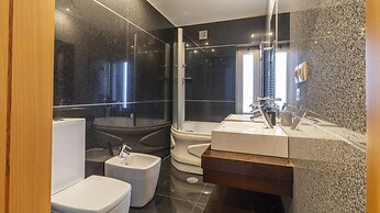 Gorgeous Villa Looking to Douro