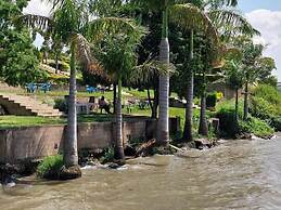 Golden Rays Resort