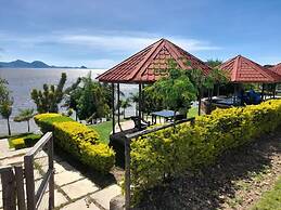 Golden Rays Resort