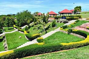Golden Rays Resort