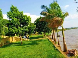 Golden Rays Resort