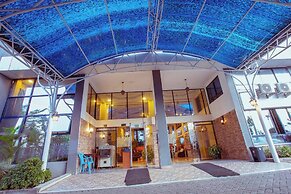 Cold Springs Hotel