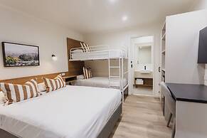 Coomera Lodge Hotel
