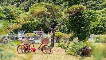 Chaesonghwa Glamping in Yeongcheon