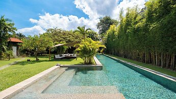 Villa Mogi by Villa Finder