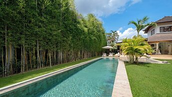 Villa Mogi by Villa Finder