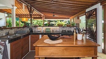 Villa Mogi by Villa Finder