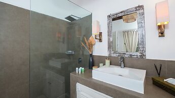 Villa Mogi by Villa Finder