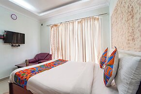 Fabhotel Rajathi Holiday Peak