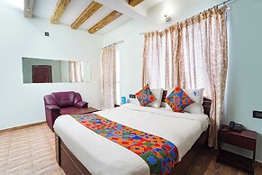 Fabhotel Rajathi Holiday Peak