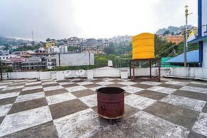 Fabhotel Rajathi Holiday Peak