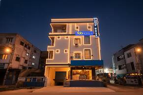 Fabhotel Three Waves
