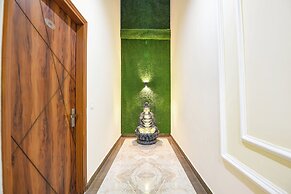 Fabhotel Regal