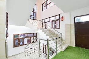 Fabhotel Sn Resort