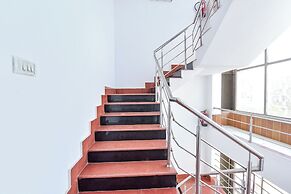 Fabhotel Pearl
