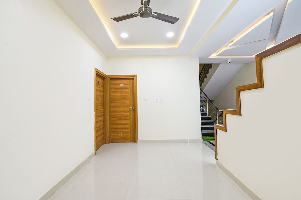 Fabhotel Navya Grand