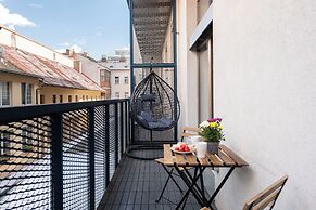 Apart loft hotel in Karlin