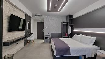 LUXSUITES