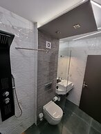 LUXSUITES