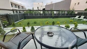 LUXSUITES