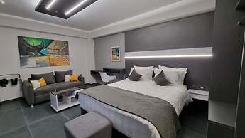 LUXSUITES