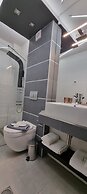 LUXSUITES