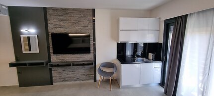 LUXSUITES