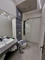 LUXSUITES