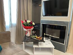 LUXSUITES