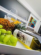 LUXSUITES