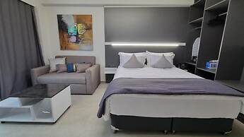 LUXSUITES