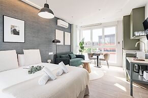 Arturo Soria Stays by Charming