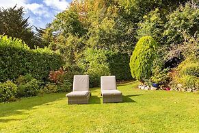 Spacious 5-bed House - Garden, Parking & Bbq