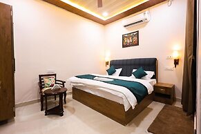 Hotel Baba Kinaram Kutir