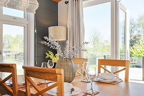 17 Meadow Retreat